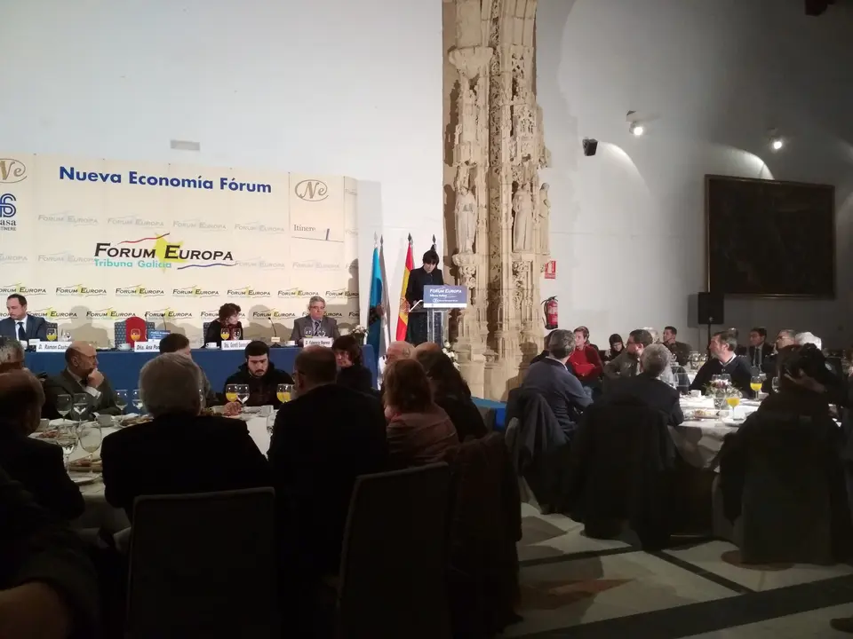 <p>Neste acto, organizado polo F&oacute;rum Europa no Hostal dos Reis Cat&oacute;licos o 29 de novembro de 2017, a portavoz nacional do <a href="http://bng.gal">BNG</a> expuxo as propostas do Bloque Nacionalista Galego&nbsp;para unha Galiza con futuro, afastada da subordinaci&oacute;n e a dependencia pol&iacute;tica e econ&oacute;mica que nos empobrece.</p>
