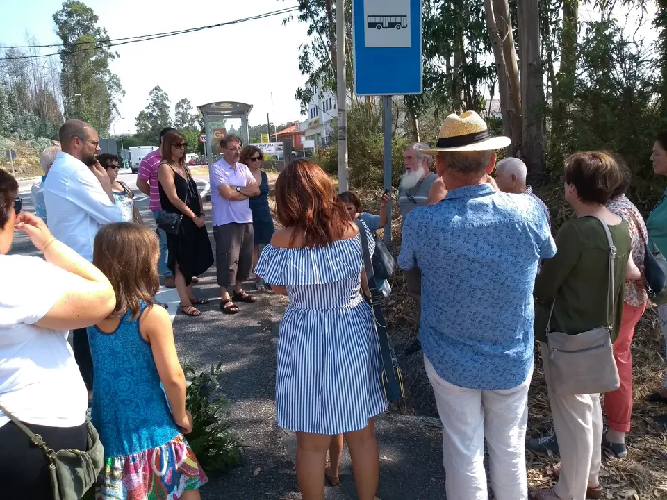 <p>O 21 de agosto de 2018 o&nbsp;BNG de Ames organizou unha homenaxe aos <strong>Homi&ntilde;os de Boimorto</strong>,&nbsp;membros da Corporaci&oacute;n democr&aacute;tica do concello de Boimorto asasinados a mans do franquismo nos Bat&aacute;ns e Orto&ntilde;o (Ames) o 20 de agosto de 1936,&nbsp;para lembrar a todas as persoas represaliadas pola dictadura franquista.</p>

<p>Participaron Xos&eacute; Lu&iacute;s Rivas Cruz<b>,</b>&nbsp;<a href="https://gl.wikipedia.org/wiki/Mini">Mini</a>, deputado no Parlamento de Galiza e veci&ntilde;o de Boimorto; <a href="https://www.facebook.com/david.santomil">David &nbsp;Santomil,</a> portavoz municipal do BNG e concelleiro de Educaci&oacute;n e Cultura de Ames; as&iacute; como dalgunhas das familias dos Homi&ntilde;os de Boimorto.<br />
<br />
A Concellar&iacute;a de Cultura do Concello de Ames, co portavoz do BNG de Ames daquela altura, Xos&eacute; Manuel Fern&aacute;ndez, &aacute; fronte, repuxo as placas que lembran a memoria dos Homi&ntilde;os de Boimorto no ano 2006 cunha sentida homenaxe.<br />
<br />
<strong>Ram&oacute;n Enjumio, Manuel Espi&ntilde;eira, Isidro Filloy, Juan Mart&iacute;nez, Xose Tojo e Xos&eacute; Barreiro.</strong></p>

