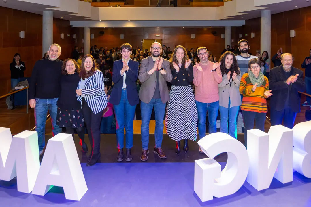 Acto de presentaci&oacute;n do primeiro tramo da candidatura do BNG de Ames &aacute;s municipais 2023, coa presenza da portavoz nacional do BNG, Ana Pont&oacute;n, candidatos e candidatas do BNG da comarca de Santiago nos seus concellos, compa&ntilde;eiros e compa&ntilde;eiras e p&uacute;blico en xeral, ateigando a Casa da Cultura do Milladoiro.