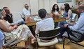 As concelleiras Escarlata Pampín e Rosalía Seijas achéganse a Carballo a compartir ideas e proxectos no eido deportivo