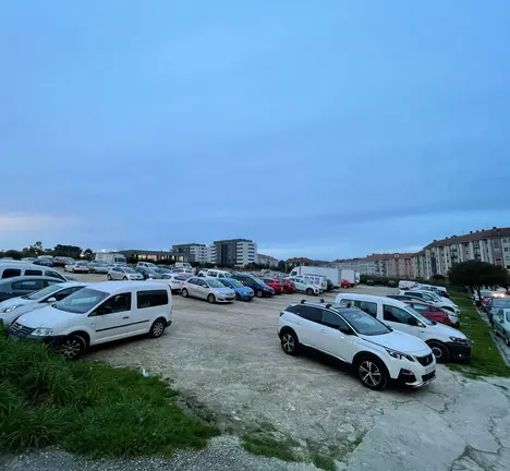 Aparcamento p&uacute;blico do Milladoiro