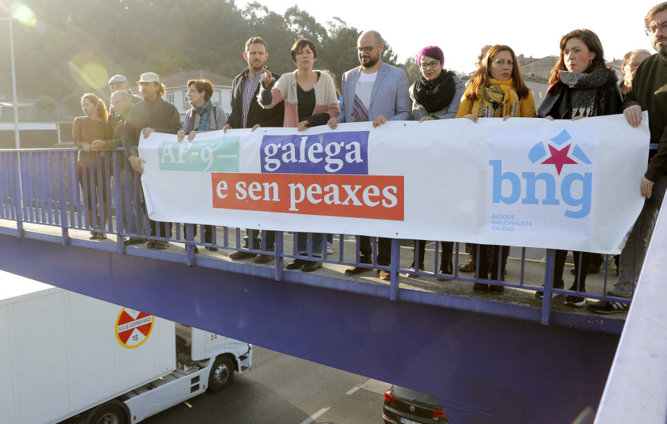 Ana Pontón, David Santomil e representantes do BNG de Ames, Santiago, Teo e Rois no Milladoiro